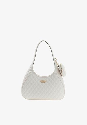 Sac à main blanc matelassé de forme arrondie, avec un logo doré, une poignée courte et une petite pochette attachée pour un rangement supplémentaire.