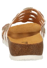 Gewebte Sandalen mit Riemen, brauner Korksohle, weißen Akzenten und einem strukturierten Fußbett. Rückansicht, die das offene Design und die helle Farbgebung zeigt.