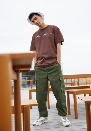 AUTOGRAPH TEE UNISEX - Basic T-shirt - brown