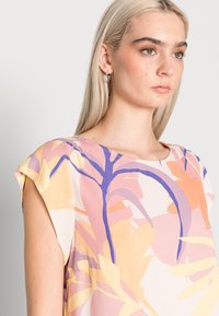 Saint Tropez BLANCA ADELE - Blusa - silver peony palm breeze