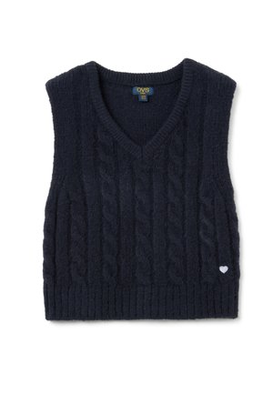 Chaleco de punto azul marino con escote en V, que presenta patrones de trenzas y dobladillo acanalado. Pequeño detalle de corazón blanco en la esquina inferior derecha.