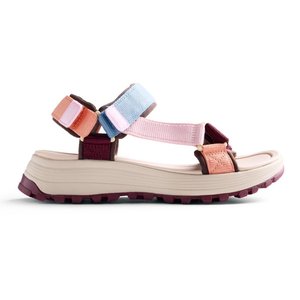 Sandale à bout ouvert avec semelle beige et brides réglables multicolores en bleu, rose, orange et bordeaux pour un maintien sûr et une bonne traction.