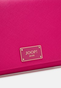 JOOP! Jeans COFANO CADEA - Torba čez telo - pink