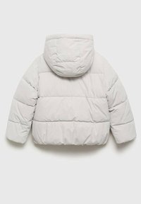 Doudoune gris clair avec capuche, dotée d'un design matelassé, de poignets élastiques et d'une silhouette boxy. Texture lisse et isolation chaude.