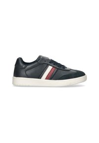 Sneaker in pelle blu marino con strisce bianche e borgogna. Punta rotonda, design con lacci e suola in gomma testurizzata per una buona aderenza.