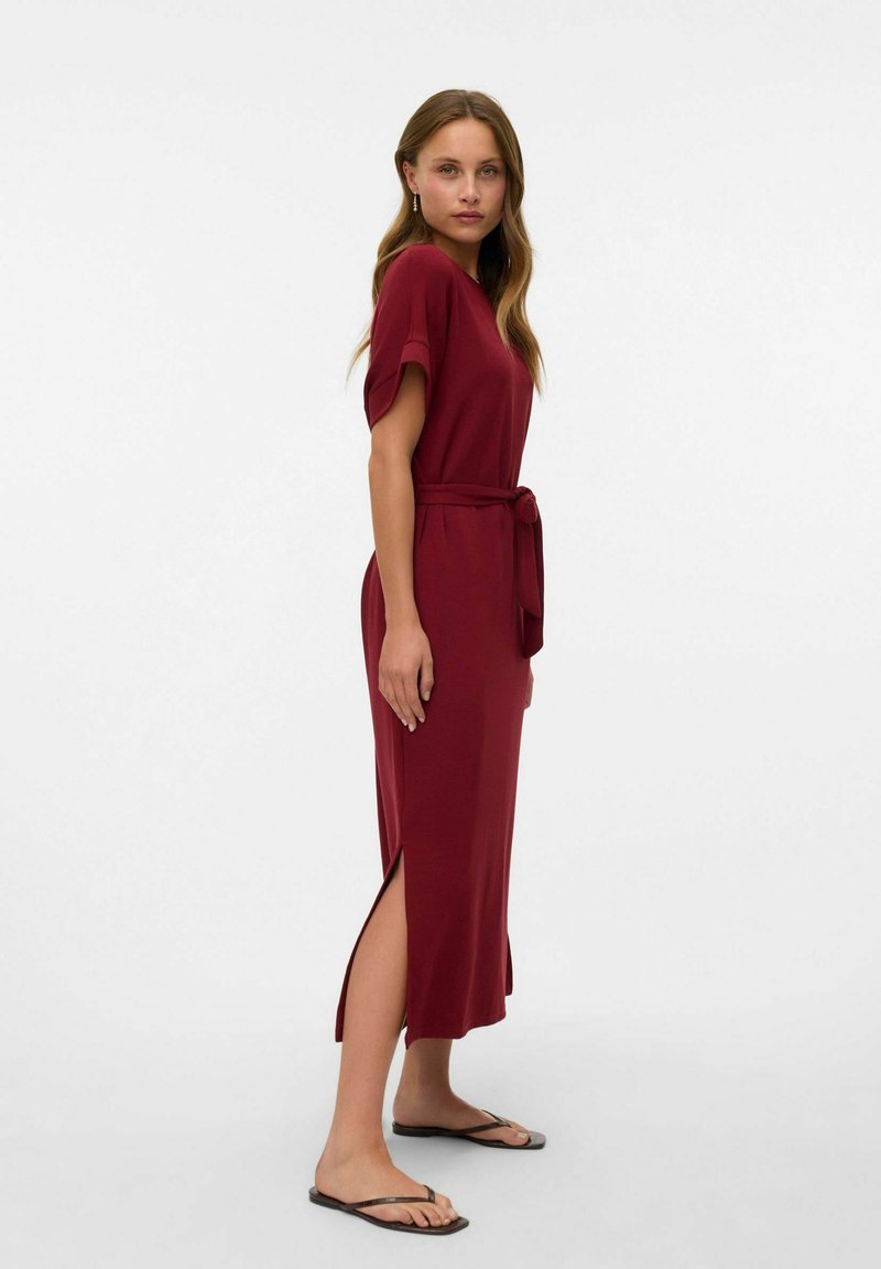 Vero Moda VMHALI Robe en jersey syrah/rouge