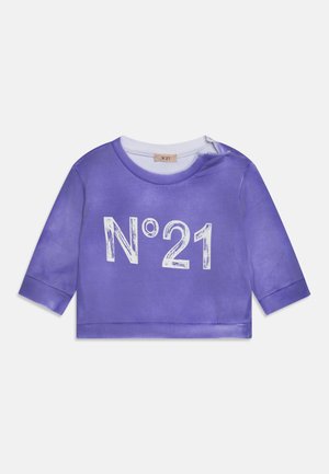 Purple cropped sweatshirt in soft material, featuring a white textured graphic "N°21" on the front and a round neckline.
