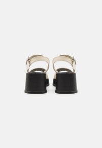 Zign LEATHER - Sandále na platforme - off-white