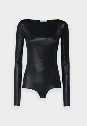 Pikad varrukad must bodysuit, mis on valmistatud siledast ja läikivast kangast, ruudukujulise kaelusega ja liibuva siluettiga. minimaalne riistvara ja nähtamatud mustrid.