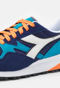 Diadora N902 UNISEX - Sapatilhas - eclipse/mosaic blue