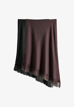 To asymmetriske nederdele, den ene mørkelilla og den anden sort, med lag og blonder langs nederkanten, vist mod en hvid baggrund.