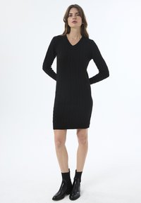 Unausgewählt, black