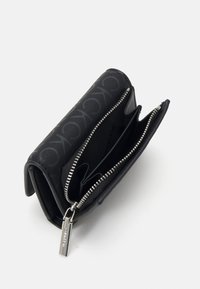 Calvin Klein DAILY SMALL TRIFOLD - Lommebok - black