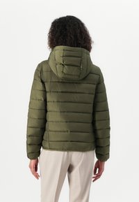 TOM TAILOR DENIM LIGHTWEIGHT PUFFER JACKET - Lengva striukė - grape leaf green