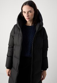 Marc O'Polo PUFFER COAT WITH HOOD SIDE SLITS WITH ZIPPER WELT POCKETS BACKPACK BELTS - Páperový kabát - black