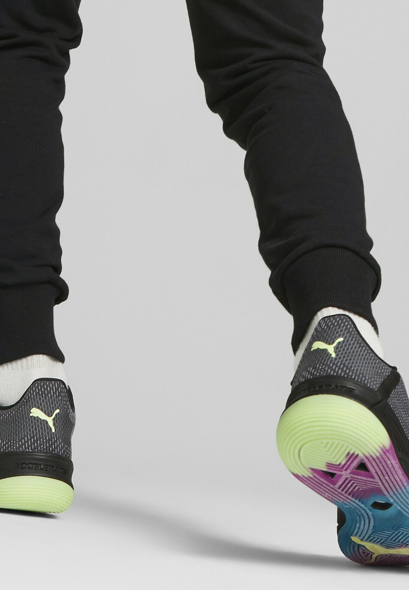 Puma ACCELERATE TURBO NITRO II Handball shoes black fizzy light