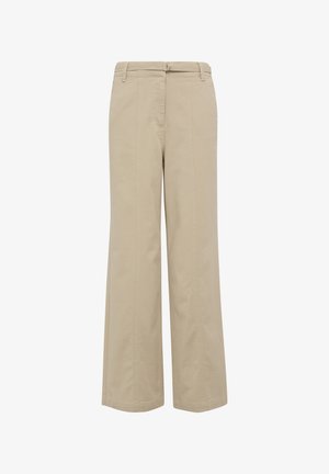 Beige Baumwollhosen mit weitem Bein und glatter Textur, ausgestattet mit einem Knopfverschluss, Gürtelschlaufen und vertikalen Nahtdetails zur Gestaltung.