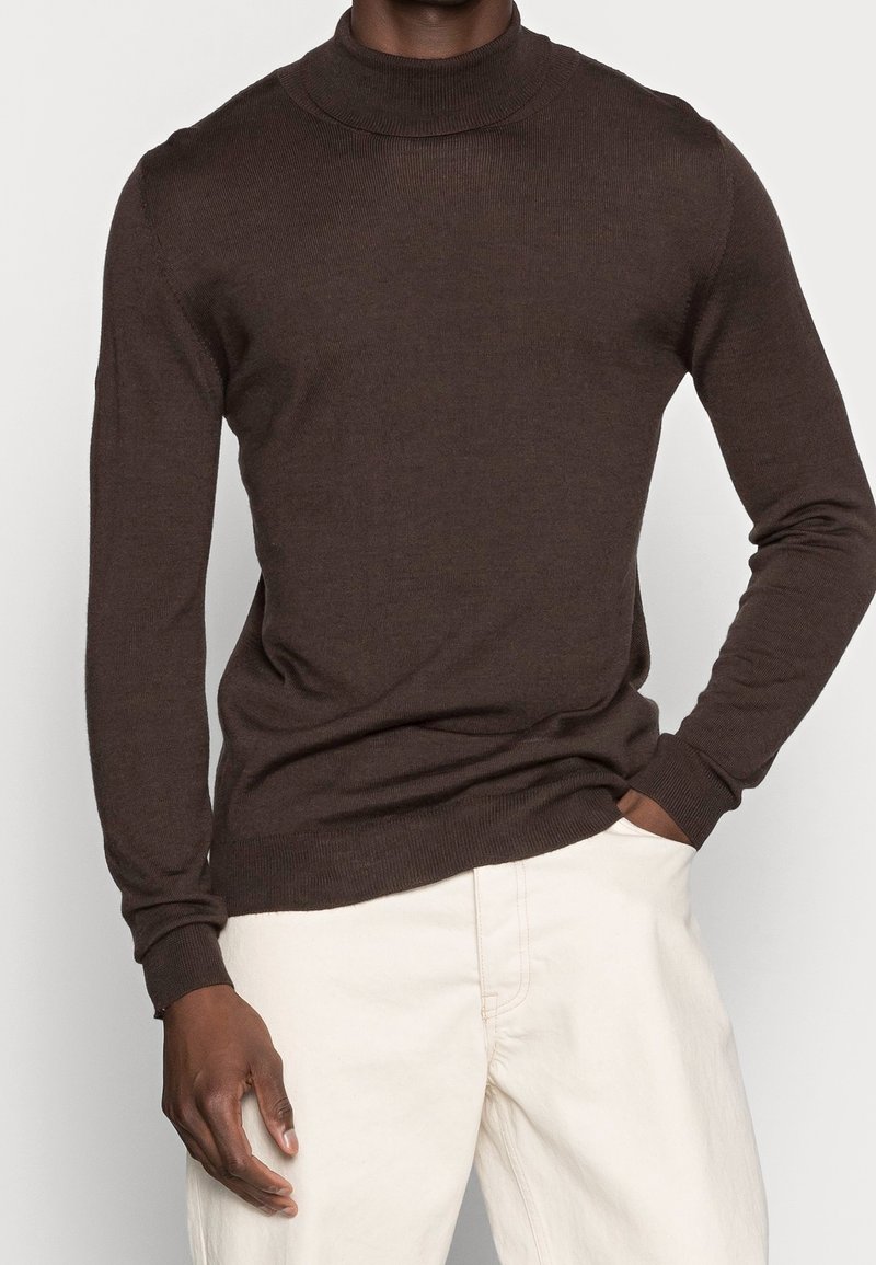 Matinique Stickad tröja - dark brown
