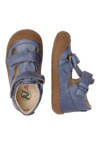 Modré kožené dětské boty s dvojitými suchými zipy, texturovanou gumovou podrážkou a výřezy na bocích pro lepší prodyšnost.