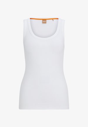 Baltas ribotas maža su apvali iškirpte, su kontrastinga oranžine detale vidinėje apykaklės dalyje ir prigludusia siluetu.