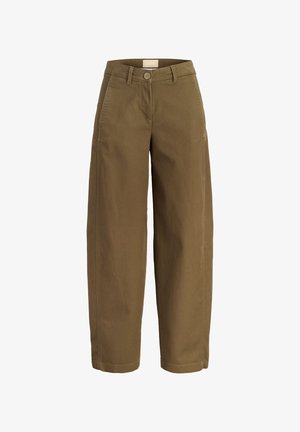Bruine broek met wijde pijpen, riemlussen, voorste knoop en rits, gemaakt van stevig materiaal, afgebeeld op een witte achtergrond.