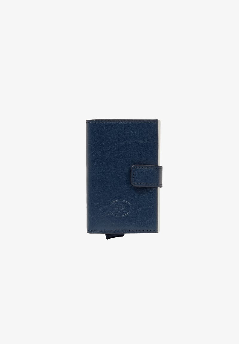 Portafoglio in pelle blu navy con una texture liscia, forma rettangolare e chiusura a scatto frontale. Presenta un logo impresso sottile.