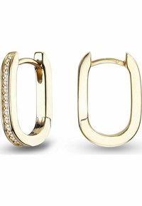 Guldörhängen med en polerad finish. En av dem har en rad klara stenar längs kanten. U-formad design, slät yta.