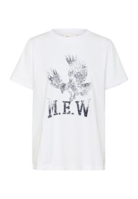 Balta kokvilnas T-kreklu ar zilu orlaika grafiku un zem tās rakstītiem burtiem "M.E.W.". Īsas piedurknes un brīva piegriezuma.