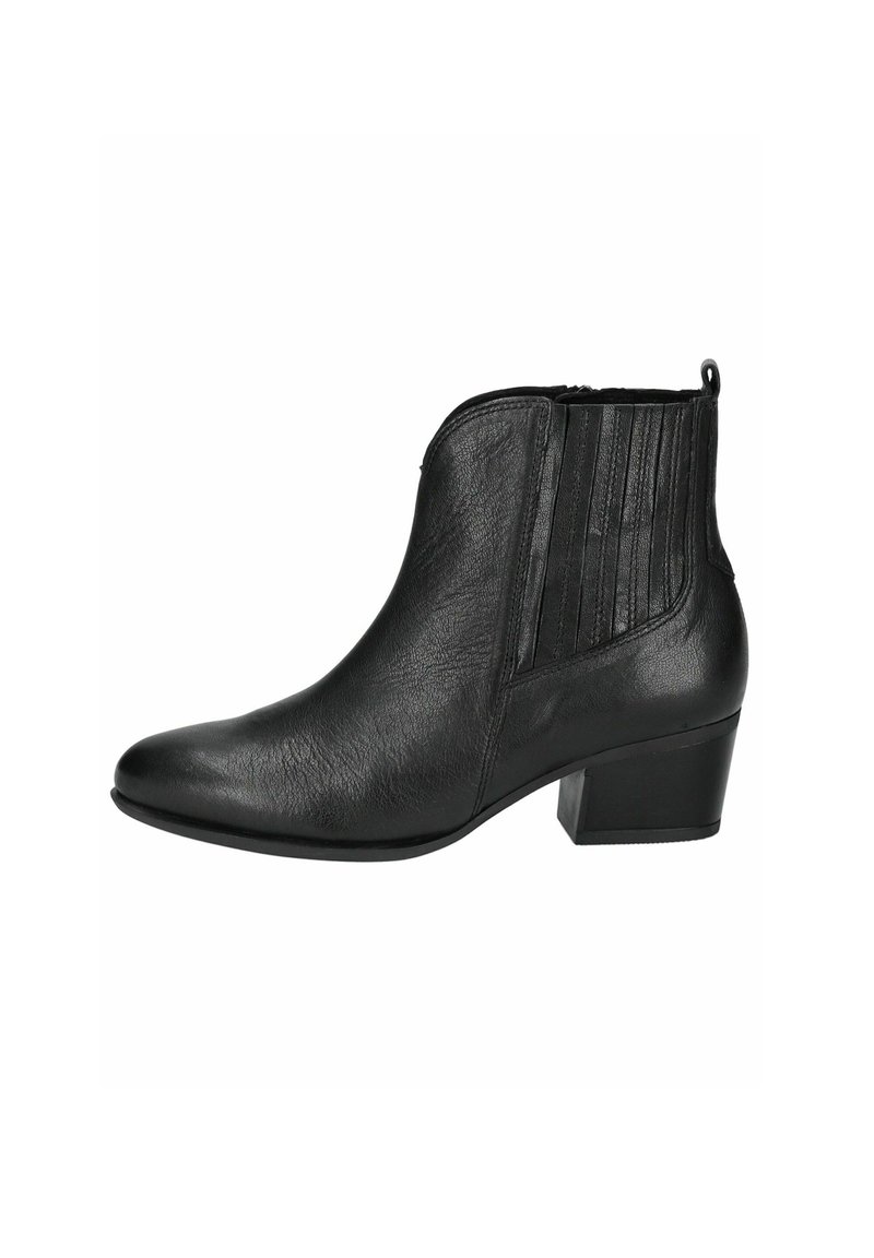 Botte de cheville noire en cuir texturé, avec un léger talon, un bout pointu et des plis verticaux sur le côté. Fermeture éclair à l'arrière.