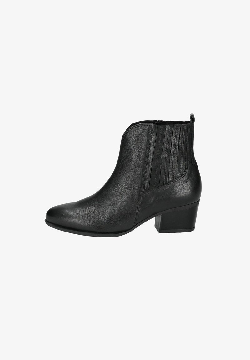 Botte de cheville noire en cuir texturé, avec un léger talon, un bout pointu et des plis verticaux sur le côté. Fermeture éclair à l'arrière.