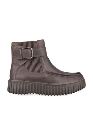 Clarks Originals CLARKS DAMEN - CHELSEA BOOTS TORHILL BUCKLE BRAUN 42 - Classic ankle boots - braun