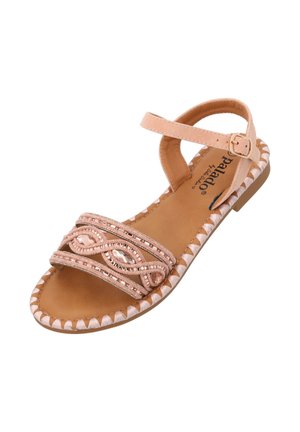 Jasnoróżowe sandały z szerokim, koralikowym paskiem, ozdobnymi detalami, minimalistycznym paskiem na kostkę i płaską podeszwą z przeszyciem.