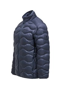 Daunenjacke in dunklem Marineblau, mit wellenförmiger Steppung, hohem Kragen und seitlichen Reißverschlusstaschen. Glattes, glänzendes Material mit figurbetonter Passform.