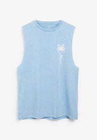 T-shirt sans manches bleu clair en tissu doux, avec un graphique d'un palmier blanc sur le côté gauche et un col rond.