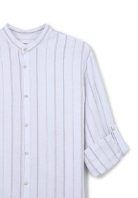 Camicia in lino bianca con strisce verticali grigie chiare, colletto a band e chiusura a bottoni. Presenta polsini arrotolati e bottoni piatti per la chiusura.