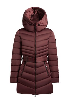 Bordeauxkleurige pufferjas met een hoge kraag, riem ter hoogte van de taille, diagonaal gestikte patroon en twee ritszakken aan de zijkant. Verstelbare capuchon.