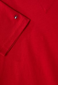 Tommy Hilfiger GRAPHIC TEE UNISEX - Print T-shirt - primary red