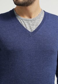 OLYMP Level Five Strickpullover - blau