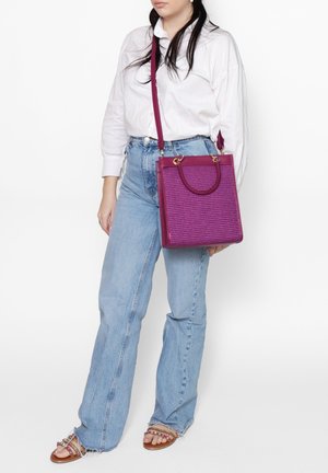 Chiara Ferretti, CHIARA FERRETTI HANDBAG - Handtas - light purple