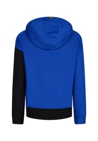 Felpa blu con manica sinistra nera e orlo a coste nero, vista da dietro.