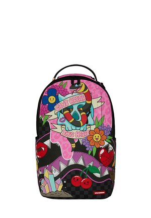 Zaino con disegni colorati in stile graffiti che includono un serpente, un teschio, fiori, ciliegie, cristalli e il testo "Can't break this heart."
