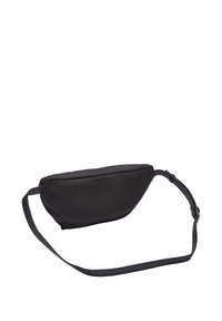 Marsupio in tessuto nero con una forma elegante e arrotondata e una tracolla regolabile. Texture liscia con un design semplice e minimalista.