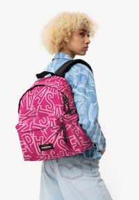 Eastpak DAY PAK'R - Mochila - ep letters pink