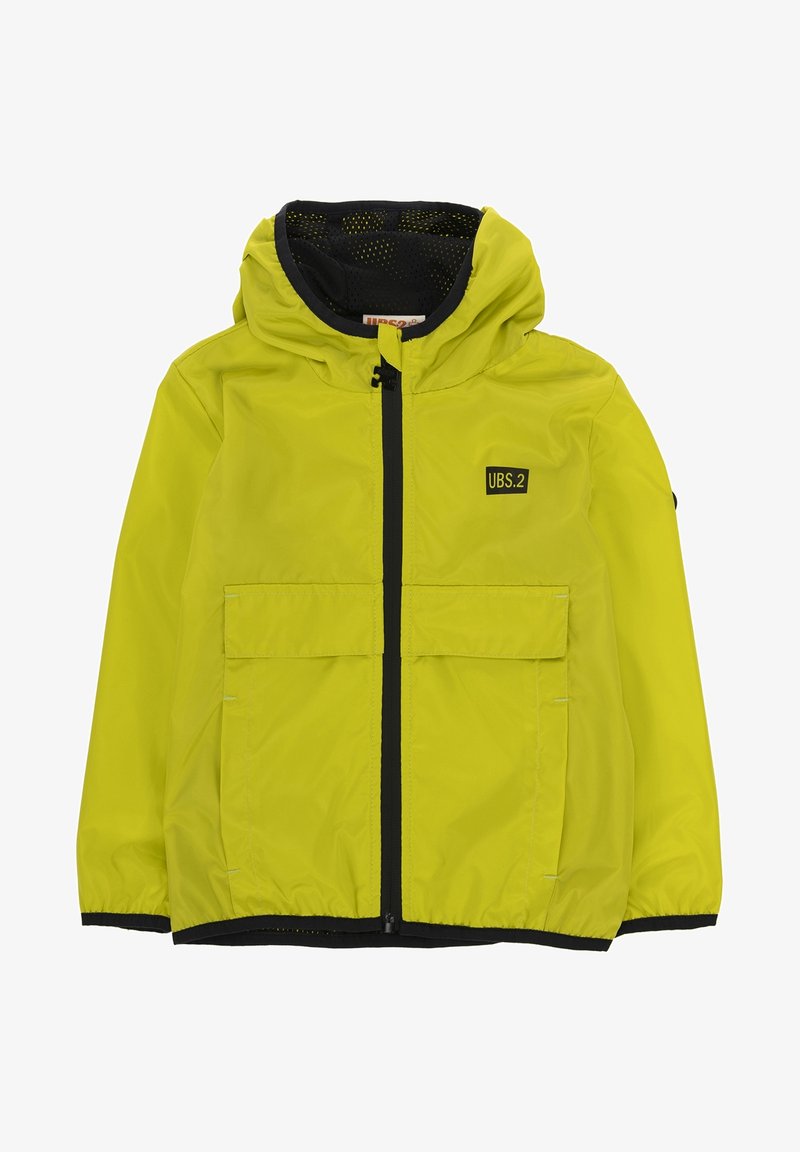 Veste imperméable jaune avec capuche, fermeture éclair à l'avant et deux grandes poches frontales. Éléments noirs le long de la fermeture éclair et des poignets.
