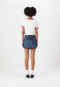 Tommy Jeans STUDDED MINI SKIRT - Minifalda - denim dark