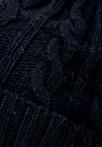 Elara Berretto - black