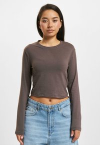 LONGSLEEVES - Langarmshirt - pavement