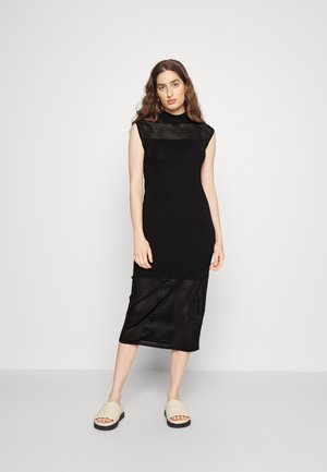 SWITTY - Pletené šaty - black