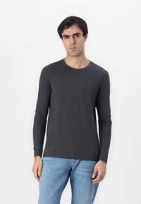 Thumbnail Image 6