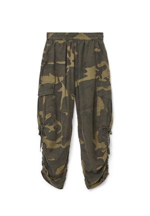 Pantaloni cargo mimetici con cintura elastica, tasche laterali, grandi tasche a pattina sulle cosce e cordini regolabili alle gambe.